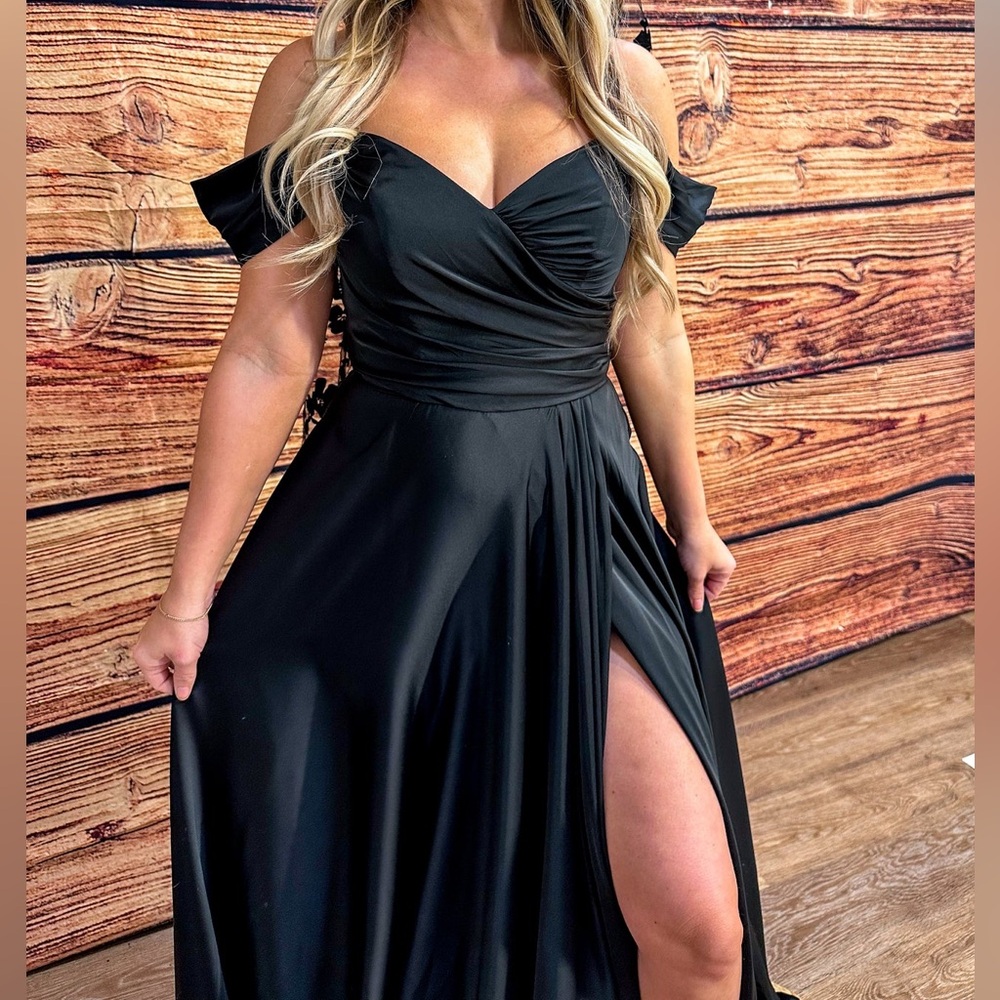 🖤 Black Satin Off the Shoulder Wedding or Prom Dress Size 14 Plus Size 🖤